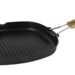 Asador de aluminio fundido ondulado Vier con mango de madera plegable apto para inducción medidas 20-24-28-36cm - GarHome.