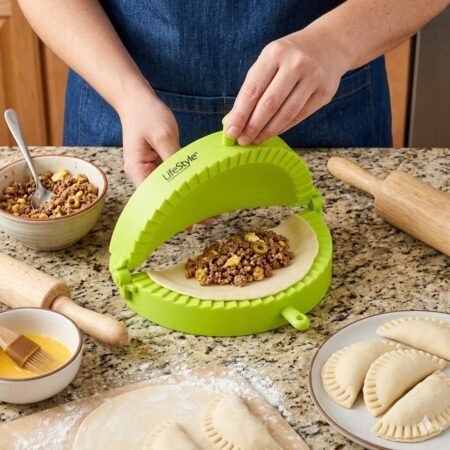 Molde para empanadillas extra grande Lifestyle de 15,5 cm de diámetro en polipropileno para empanadas criollas y calzones - GarHome.